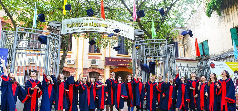 Đam mê âm nhạc thì học ngành gì? Top 5 trường đào tạo âm nhạc tốt nhất Việt Nam